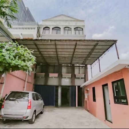 Hotel Reddoorz Syariah Near Stasiun Karet Jakarta Exterior foto