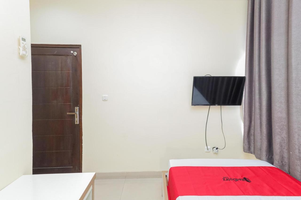 Hotel Reddoorz Syariah Near Stasiun Karet Jakarta Exterior foto