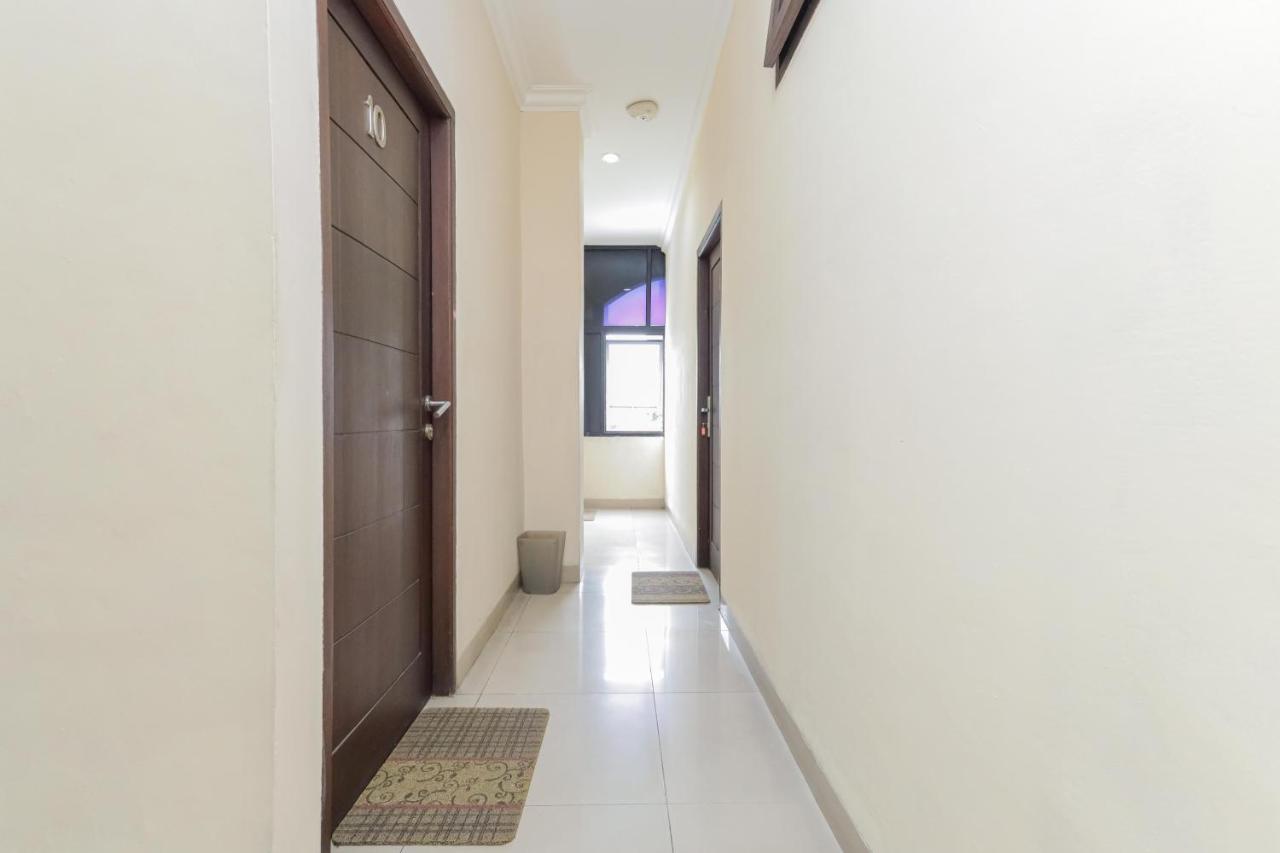 Hotel Reddoorz Syariah Near Stasiun Karet Jakarta Exterior foto