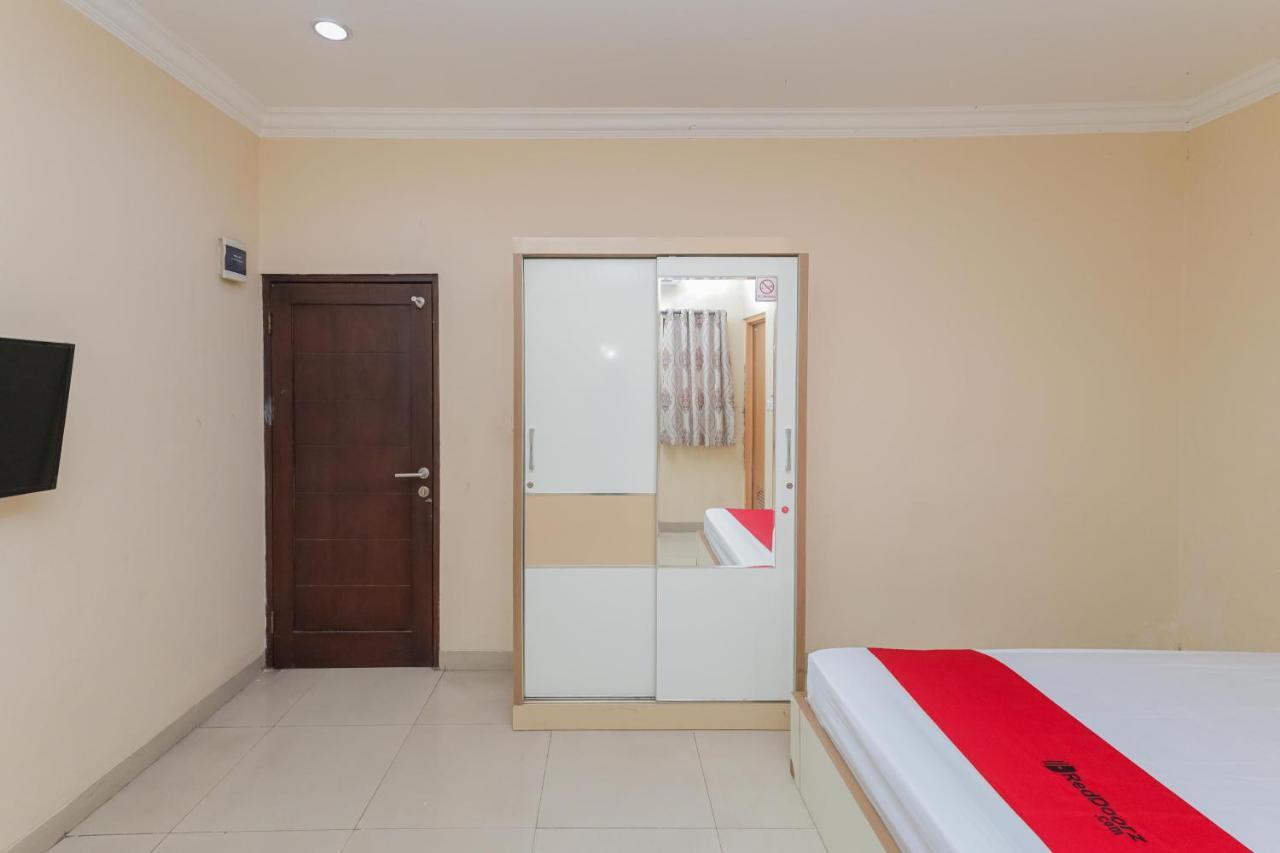 Hotel Reddoorz Syariah Near Stasiun Karet Jakarta Exterior foto