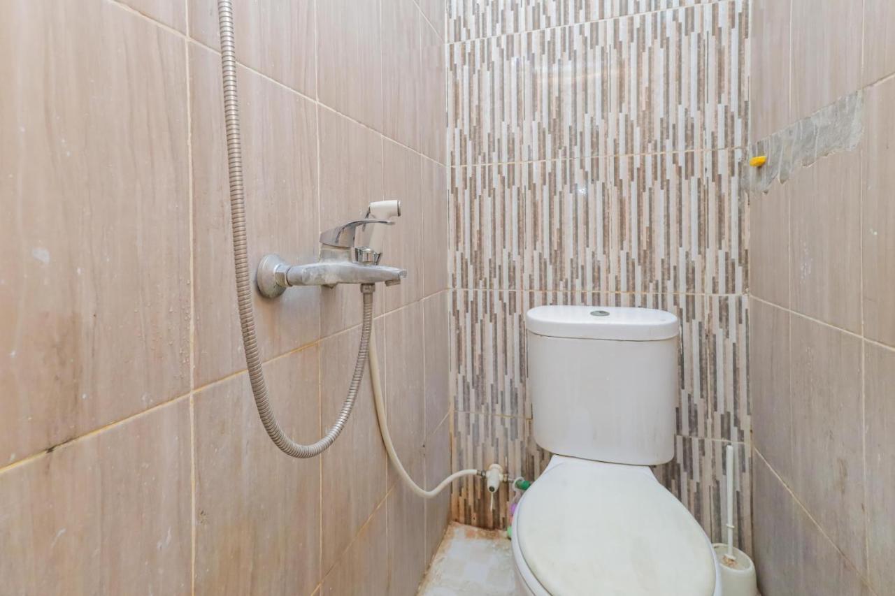 Hotel Reddoorz Syariah Near Stasiun Karet Jakarta Exterior foto