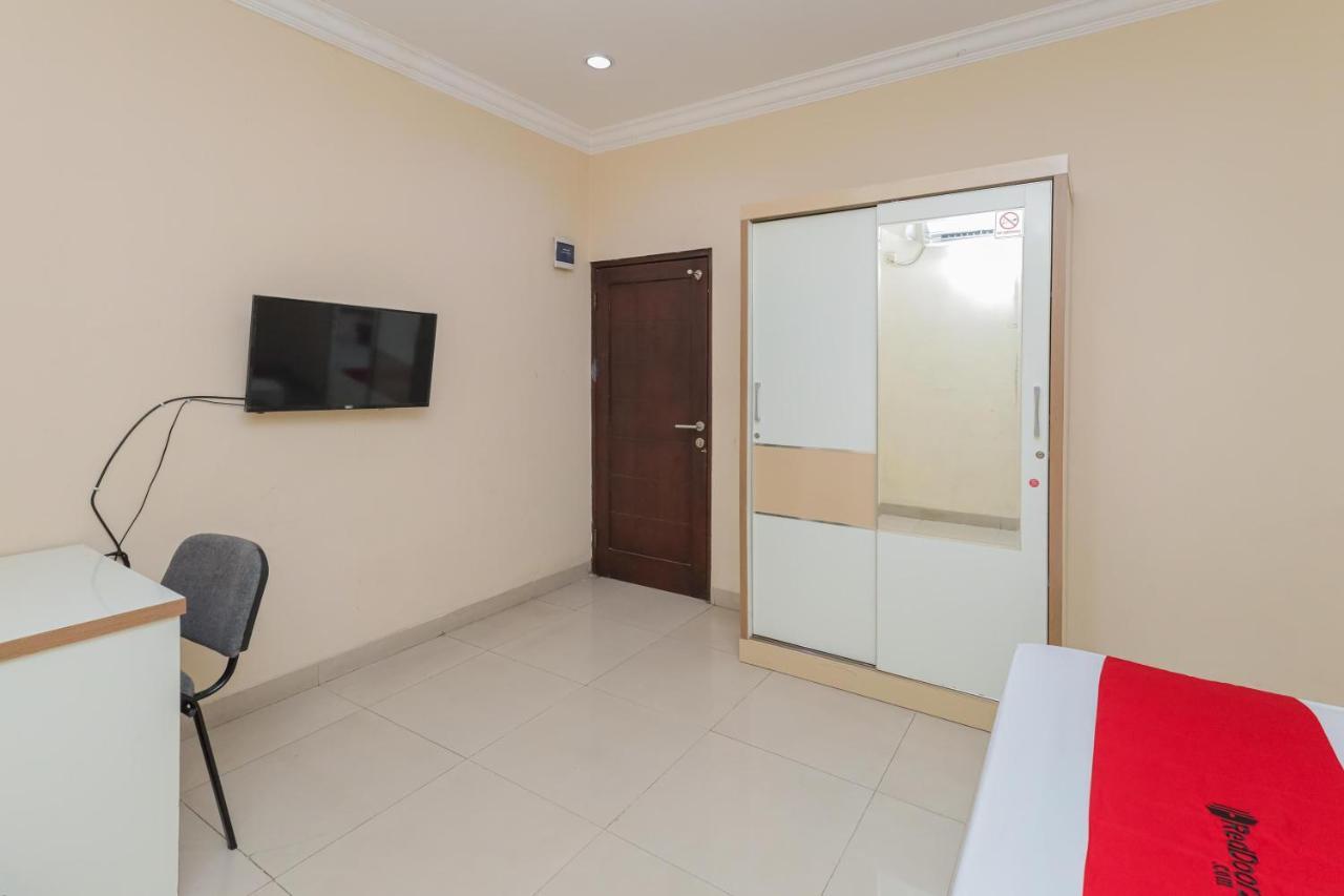 Hotel Reddoorz Syariah Near Stasiun Karet Jakarta Exterior foto