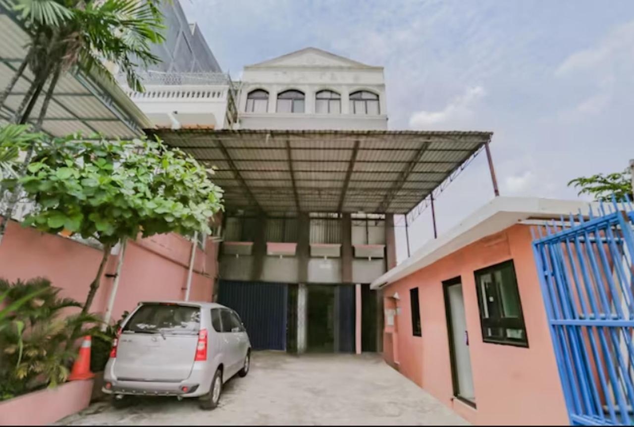 Hotel Reddoorz Syariah Near Stasiun Karet Jakarta Exterior foto